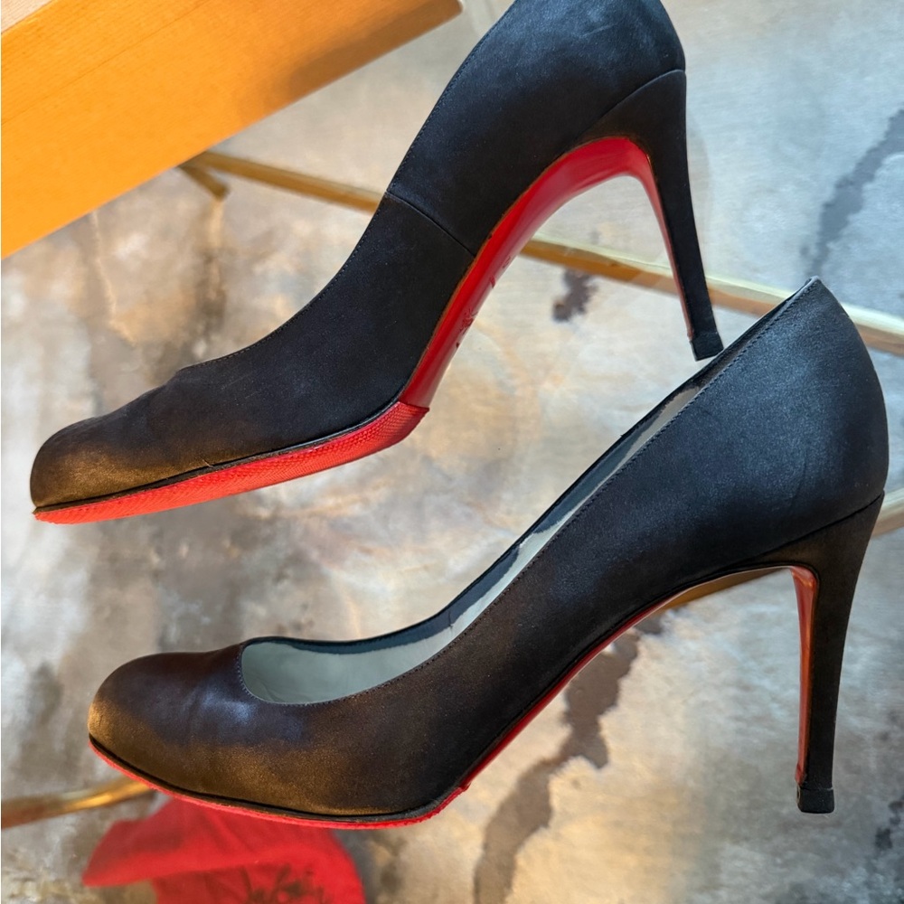 Vintage Christian Louboutin Very Pli Silk Satin Pump Heels 42 Black Red Bottoms